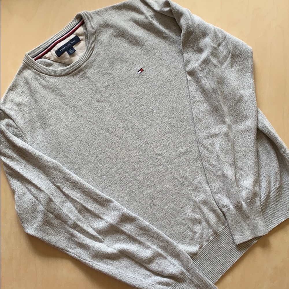 GUC Tommy crewneck sweater